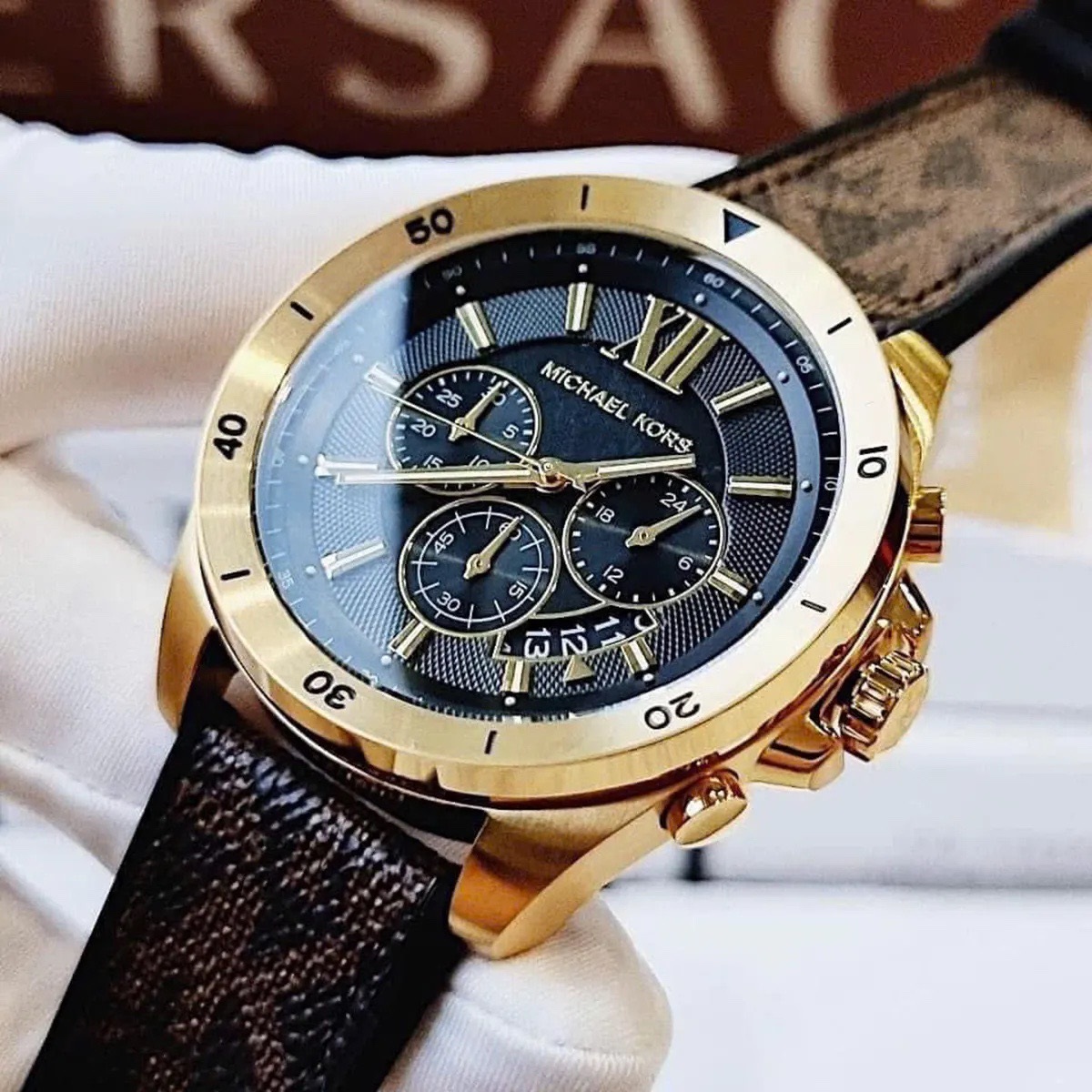 Đồng Hồ Michael Kors Brecken Chronograph |Nam Giới |Vàng Gold |Dây Da Nâu |Máy Pin (Quartz) |Size 45mm |donghogiatot.vn