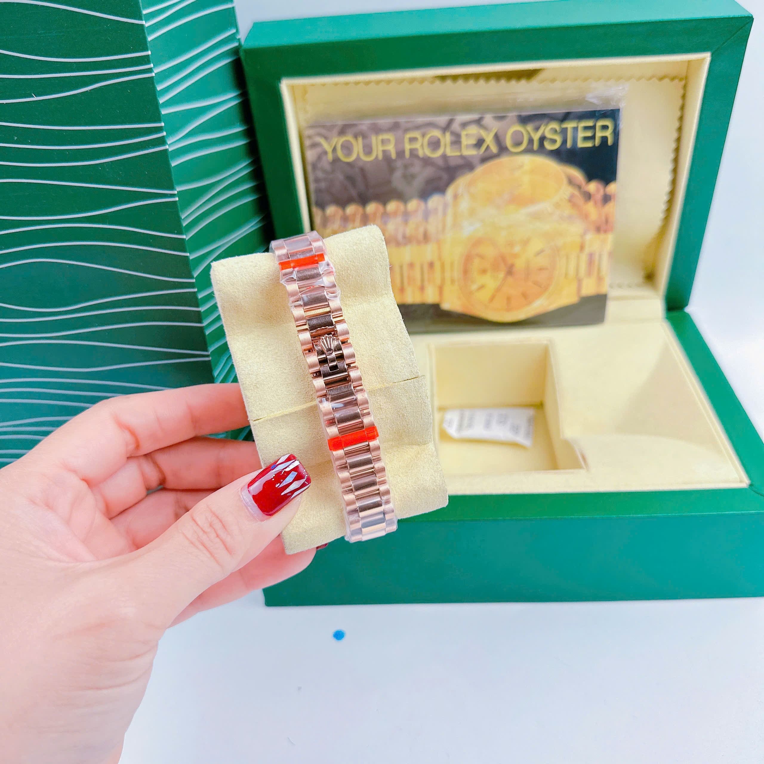 Đồng Hồ Rolex Đính Đá Ngôi Sao |Nữ Giới |Nâu |Niềng Khía |Dây Kim Loại Rose Gold |Máy Pin (Máy Quartz) |Size 31mm |donghogiatot.vn