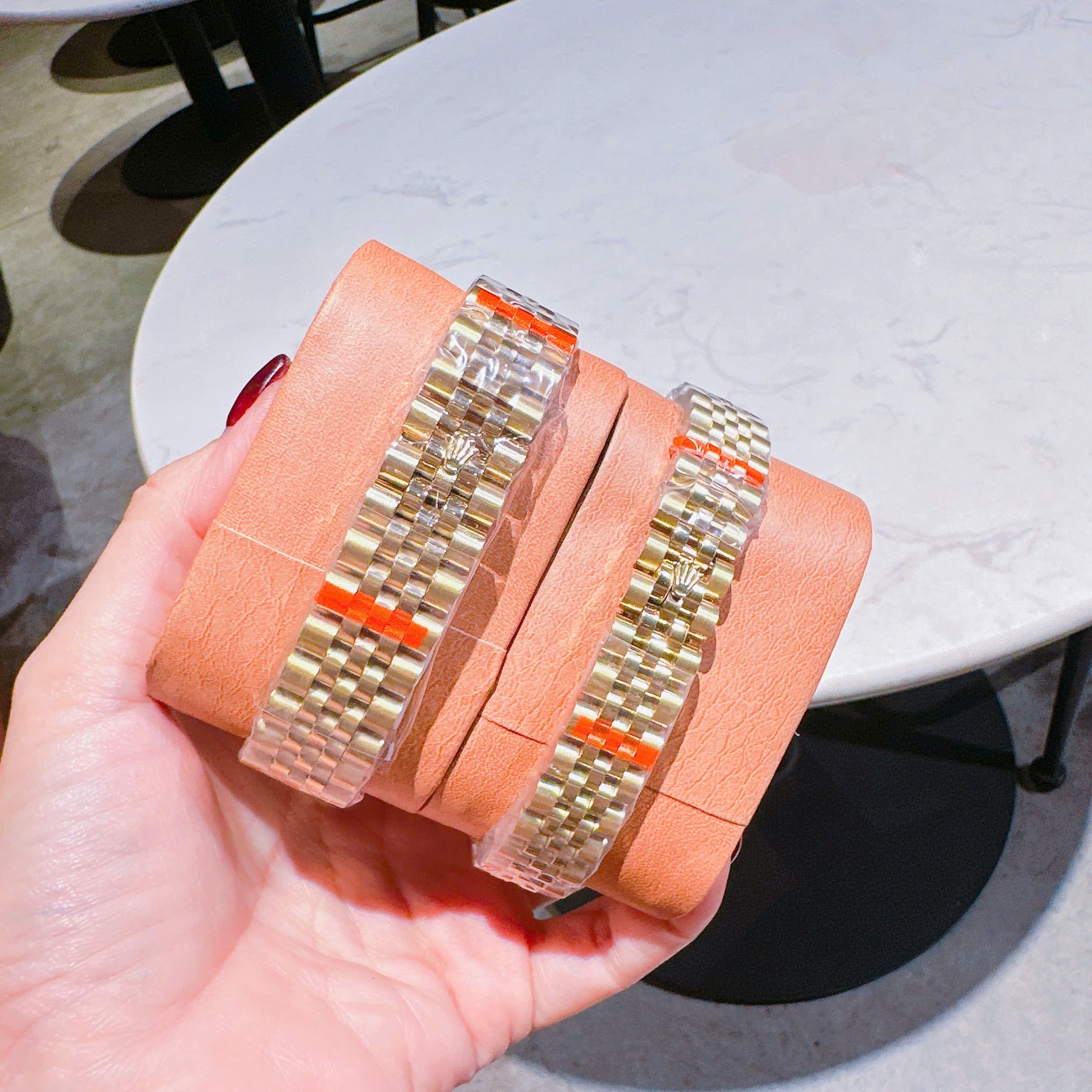 Đồng Hồ Rolex Đính Đá |Cặp Đôi |Mặt Trắng |Dây Kim Loại Vàng Gold |Máy Pin (Máy Quartz) |Size 36x31mm |donghogiatot.vn