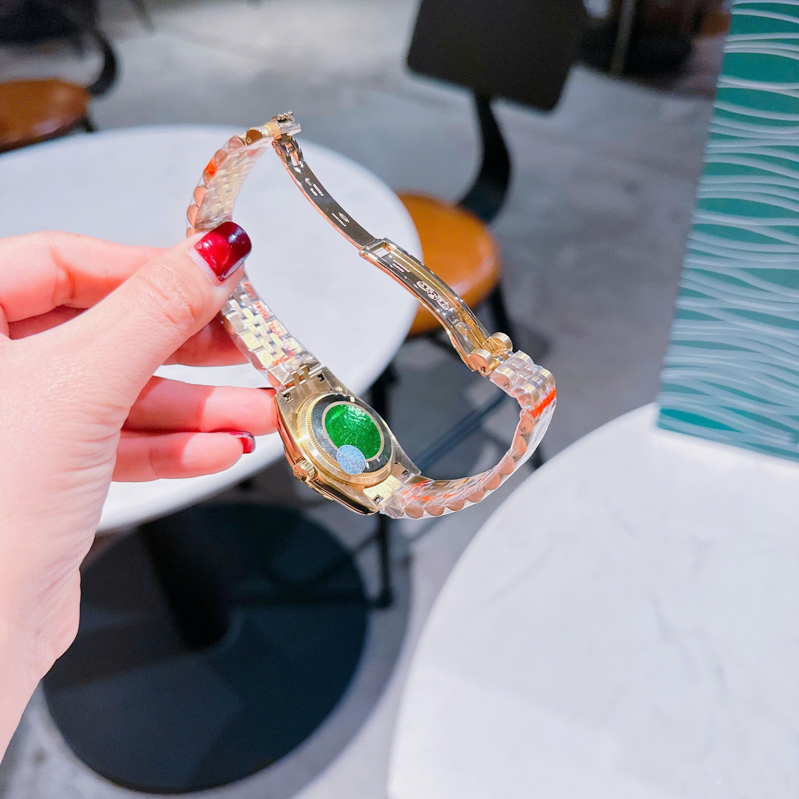 Đồng Hồ Rolex Đính Đá |Cặp Đôi |Mặt Trắng |Dây Kim Loại Vàng Gold |Máy Pin (Máy Quartz) |Size 36x31mm |donghogiatot.vn