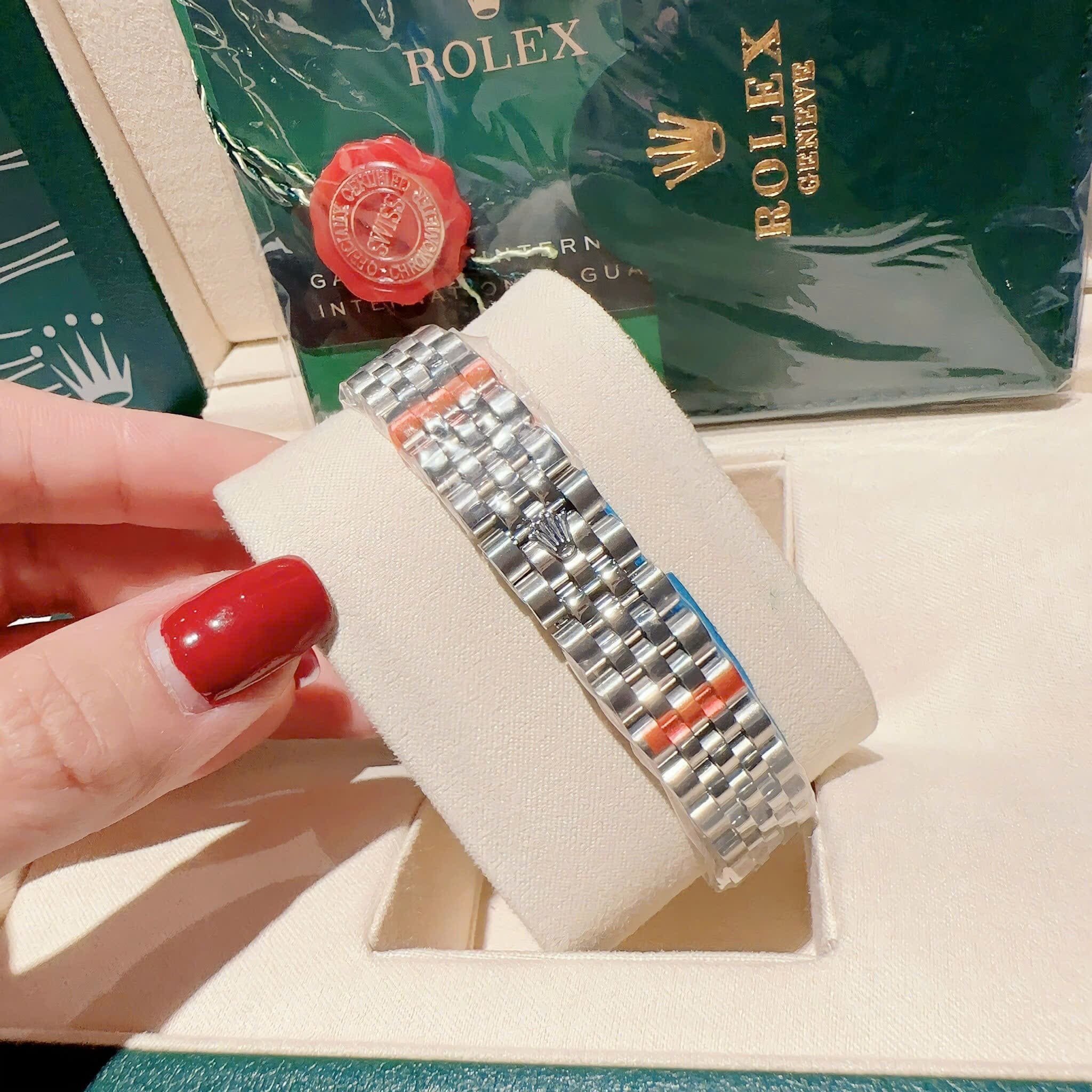 Đồng Hồ Rolex Đính Đá |Cặp Đôi |Mặt Trắng |Dây Kim Loại Trắng Silver |Máy Pin (Máy Quartz) |Size 36x31mm |donghogiatot.vn