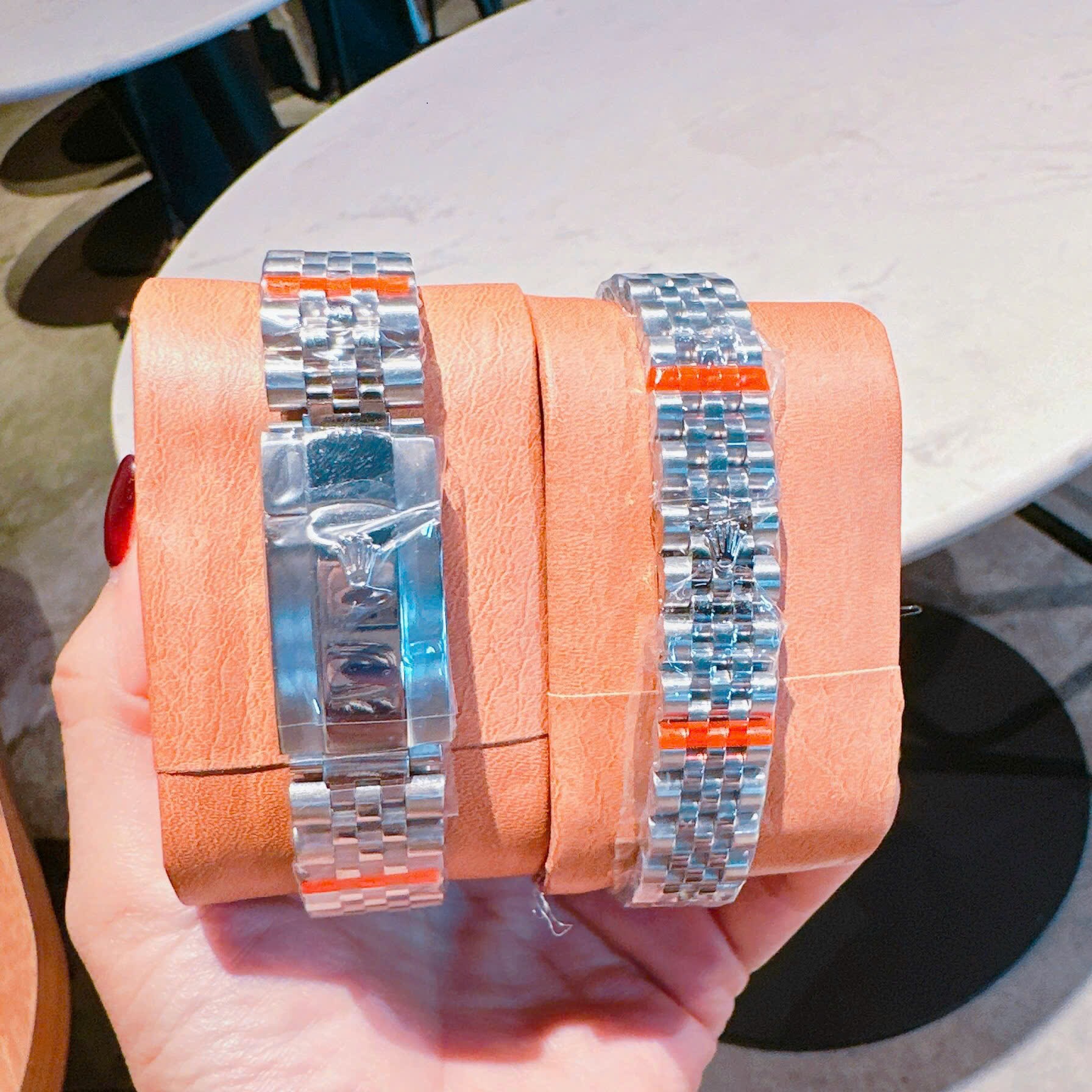 Đồng Hồ Rolex Niềng Khía |Cặp Đôi |Mặt Trắng |Dây Kim Loại Silver |Máy Pin (Máy Quartz) |Size 41x31mm |donghogiatot.vn