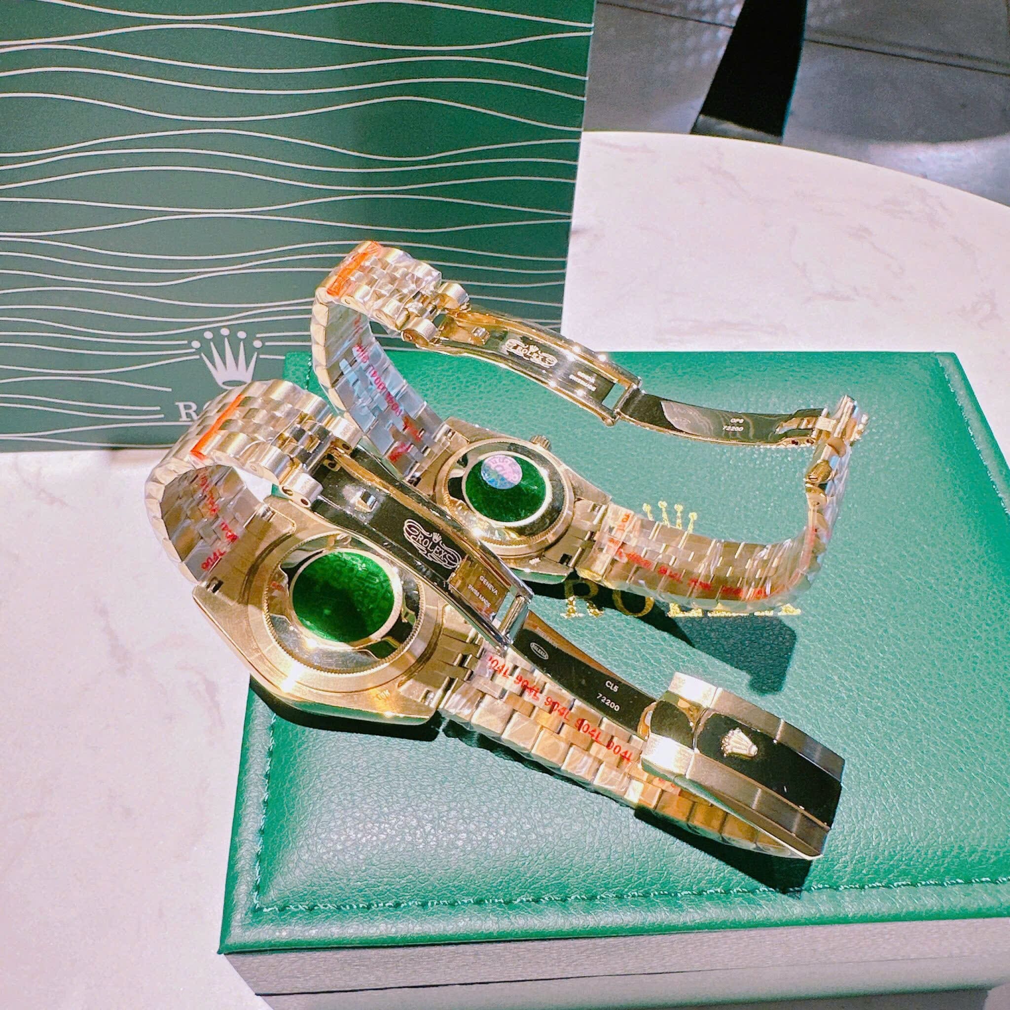 Đồng Hồ Rolex Niềng Khía |Cặp Đôi |Mặt Trắng |Dây Kim Loại Demi Vàng Gold |Máy Pin (Máy Quartz) |Size 41x31mm |donghogiatot.vn