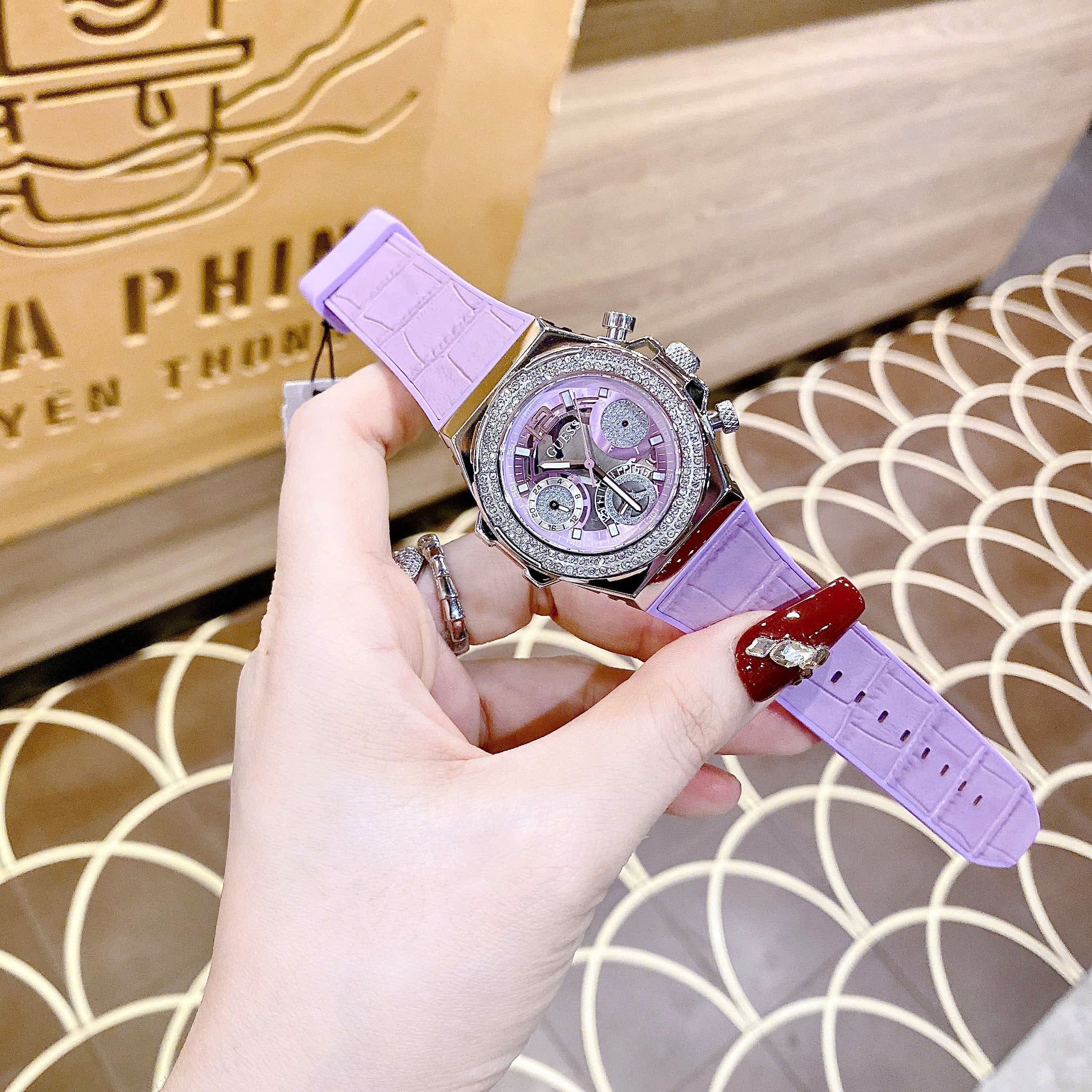 Đồng Hồ Guess Fusion |Nữ Giới |Đính Đá |Dây Cao Su Hồng |Máy Pin (Quartz) |Size 36mm |donghogiatot.vn