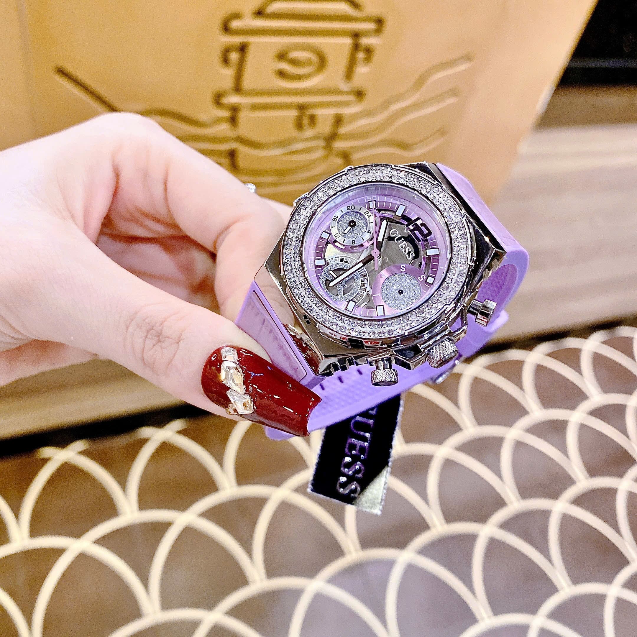 Đồng Hồ Guess Fusion |Nữ Giới |Đính Đá |Dây Cao Su Hồng |Máy Pin (Quartz) |Size 36mm |donghogiatot.vn