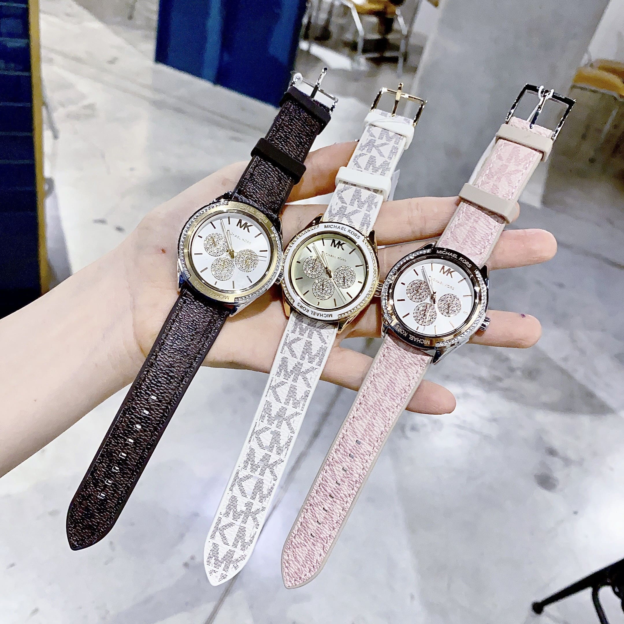 Đồng Hồ Michael Kors Jessa |Unisex |Vàng Gold |Dây Silicone Trắng Bọc Da |Máy Pin (Quartz) |Size 40mm |donghogiatot.vn