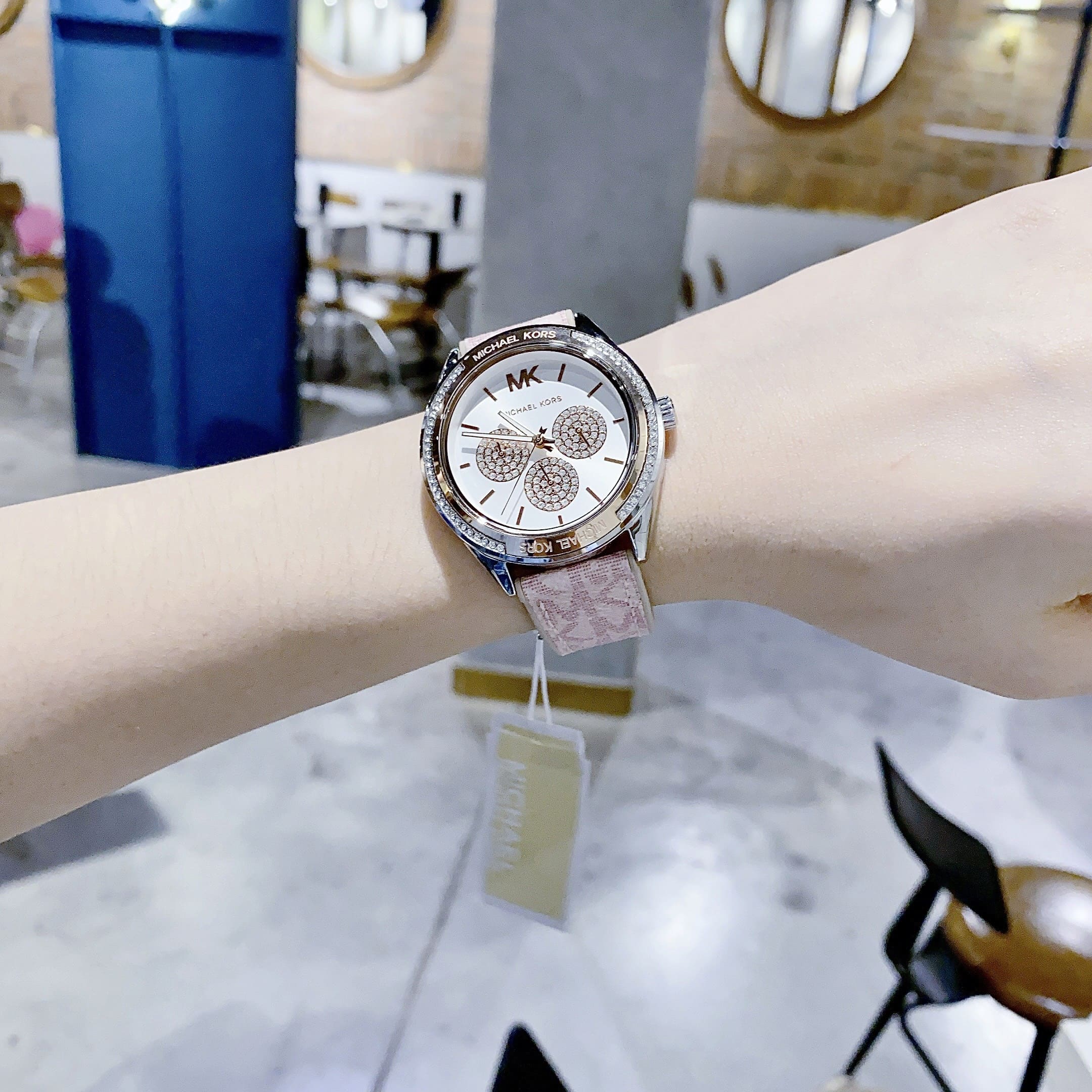 Đồng Hồ Michael Kors Jessa |Unisex |Silver |Dây Silicone Hồng Bọc Da |Máy Pin (Quartz) |Size 40mm |donghogiatot.vn