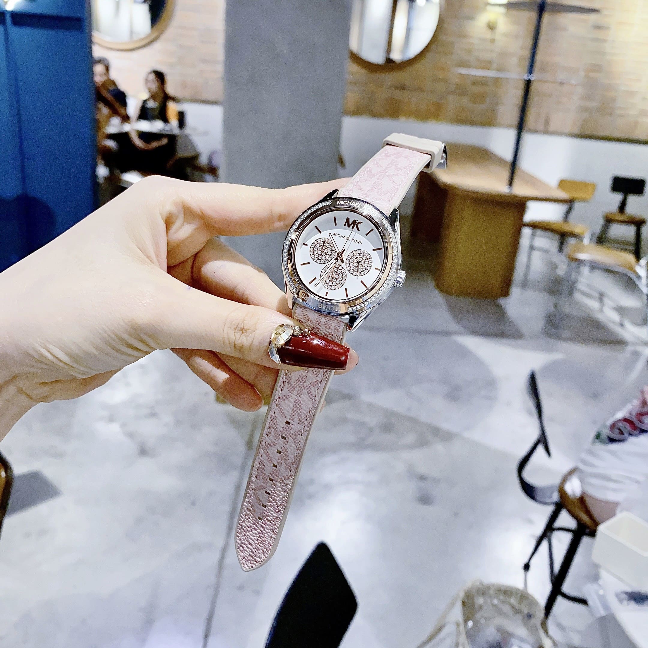 Đồng Hồ Michael Kors Jessa |Unisex |Silver |Dây Silicone Hồng Bọc Da |Máy Pin (Quartz) |Size 40mm |donghogiatot.vn