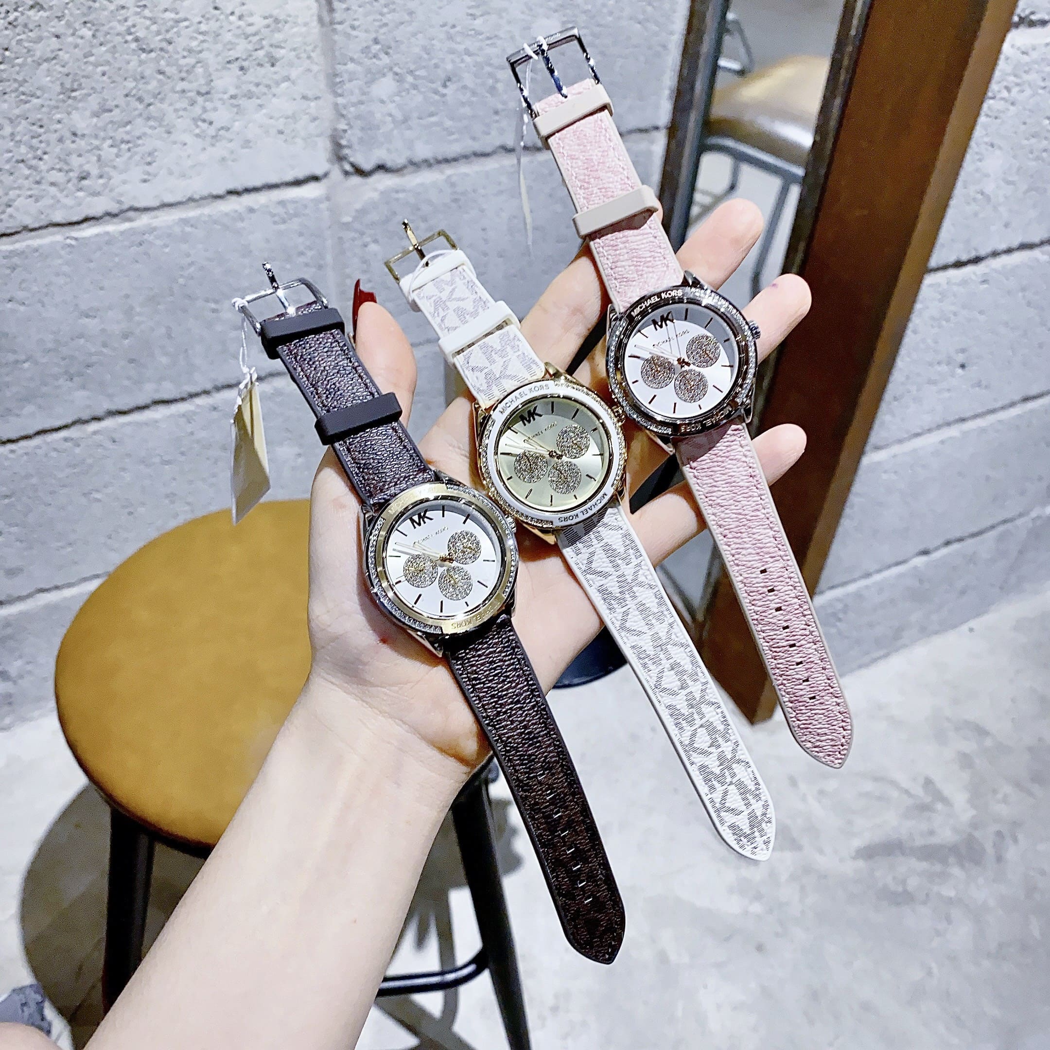 Đồng Hồ Michael Kors Jessa |Unisex |Silver |Dây Silicone Hồng Bọc Da |Máy Pin (Quartz) |Size 40mm |donghogiatot.vn