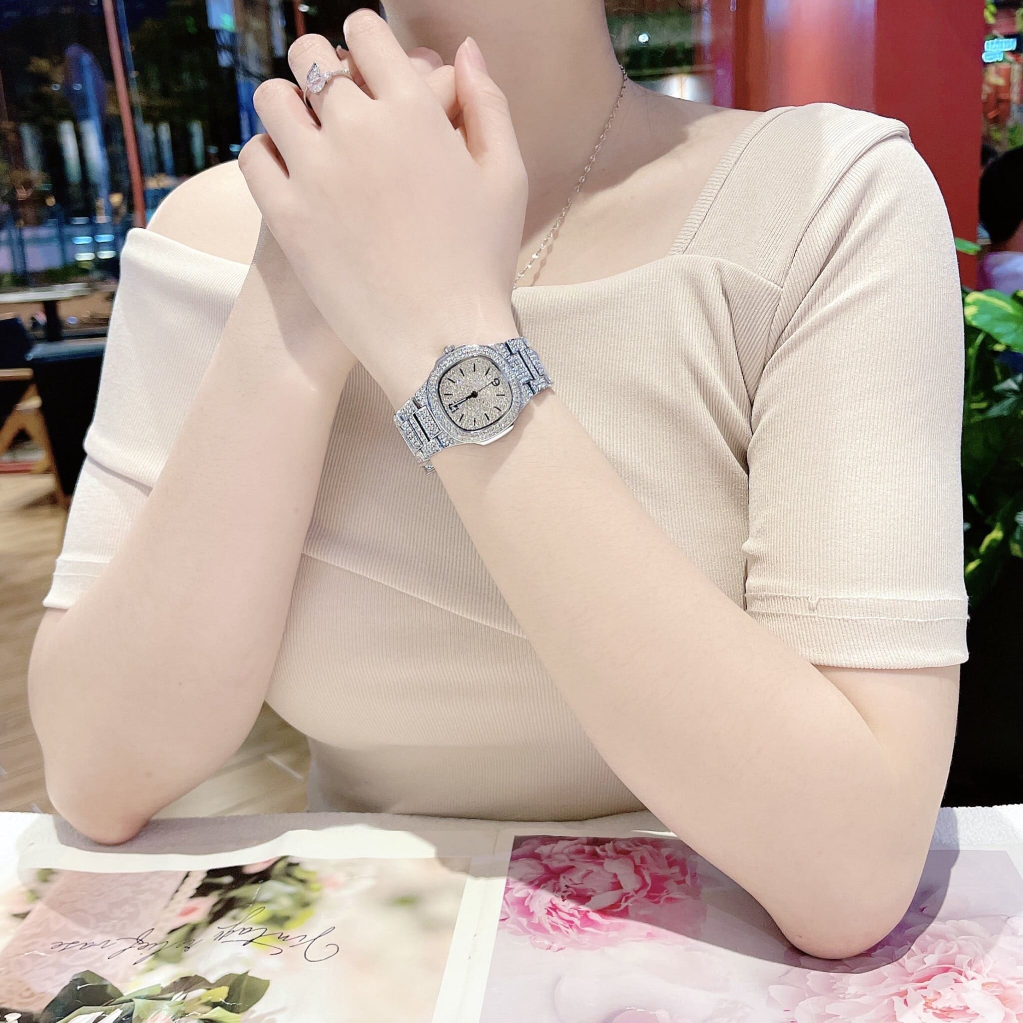 Đồng Hồ Davena Mặt Vuông |Nữ Giới |Full Đá |Dây Kim Loại Silver |Máy Pin (Quartz) |Size 32mm |donghogiatot.vn