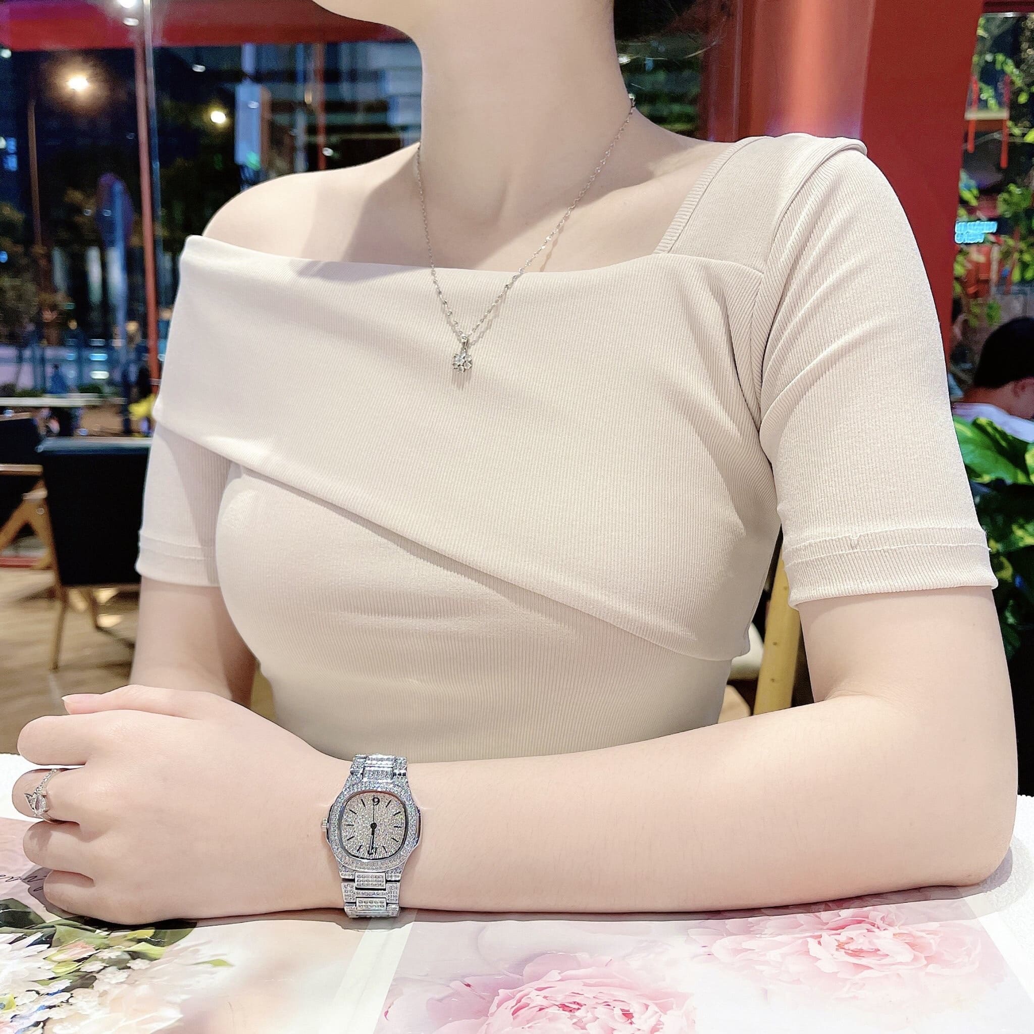 Đồng Hồ Davena Mặt Vuông |Nữ Giới |Full Đá |Dây Kim Loại Silver |Máy Pin (Quartz) |Size 32mm |donghogiatot.vn