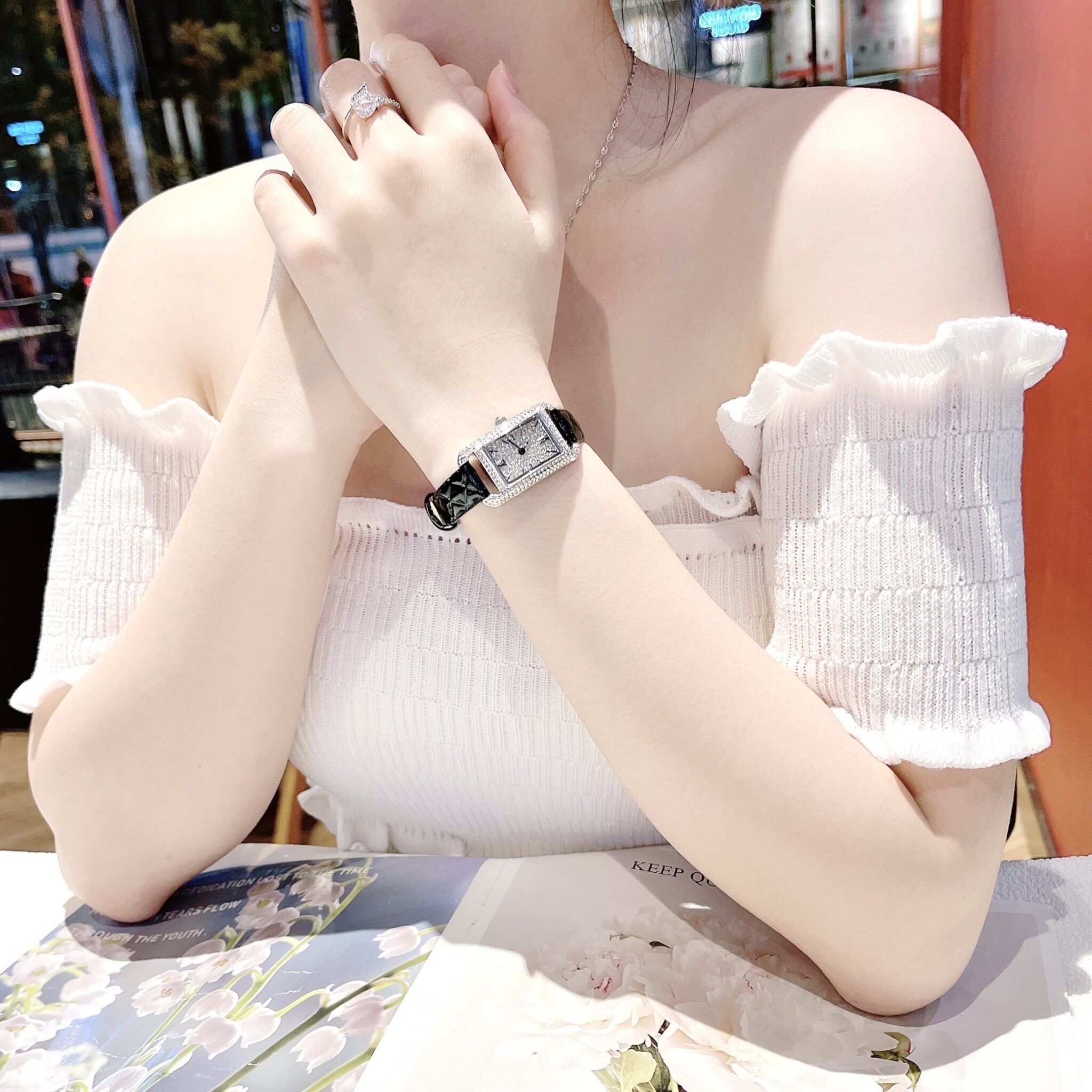 Đồng Hồ Davena Mặt Chữ Nhật |Nữ Giới |Đính Đá |Silver |Dây Da Đen |Máy Pin (Quartz) |Size 21x27mm |donghogiatot.vn