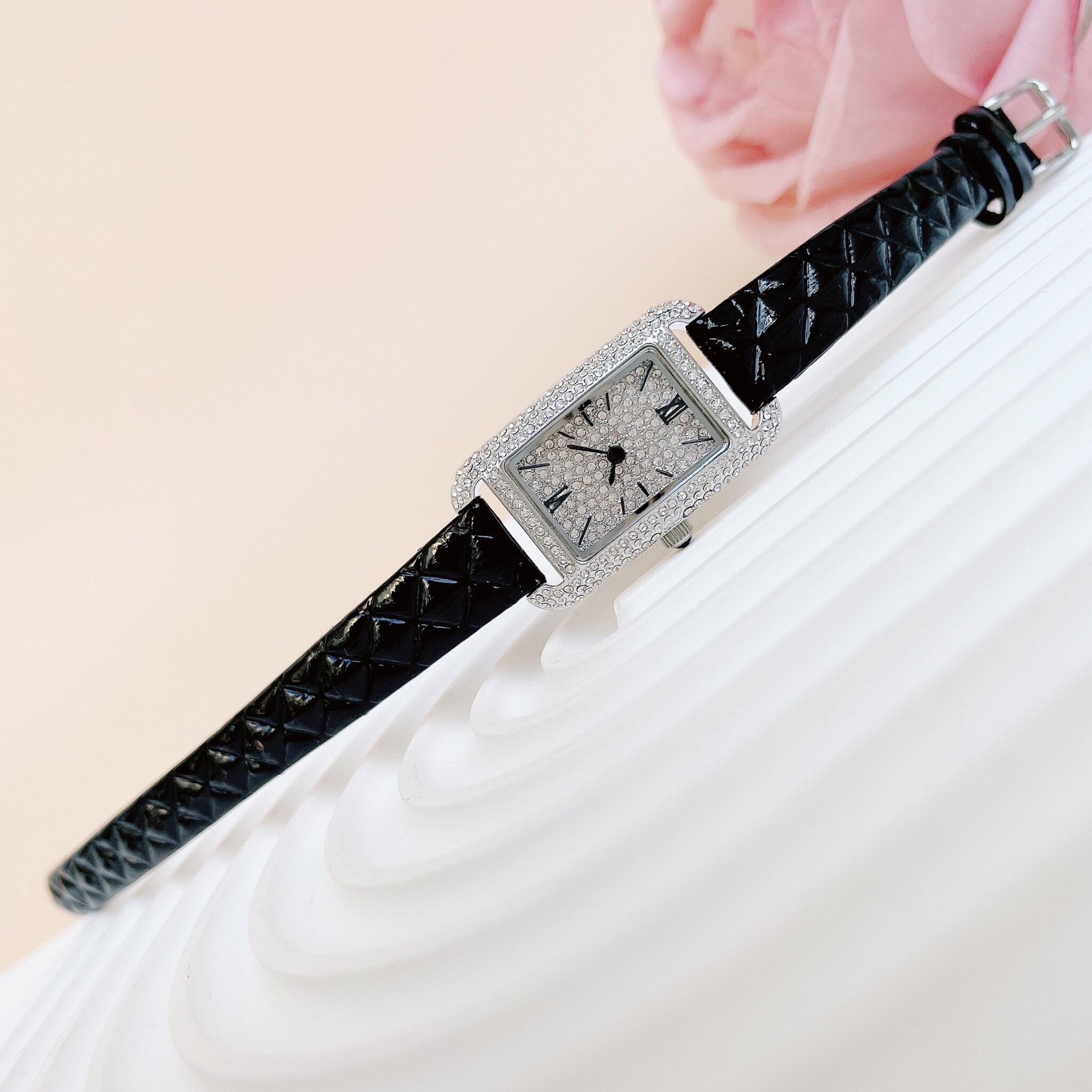 Đồng Hồ Davena Mặt Chữ Nhật |Nữ Giới |Đính Đá |Silver |Dây Da Đen |Máy Pin (Quartz) |Size 21x27mm |donghogiatot.vn