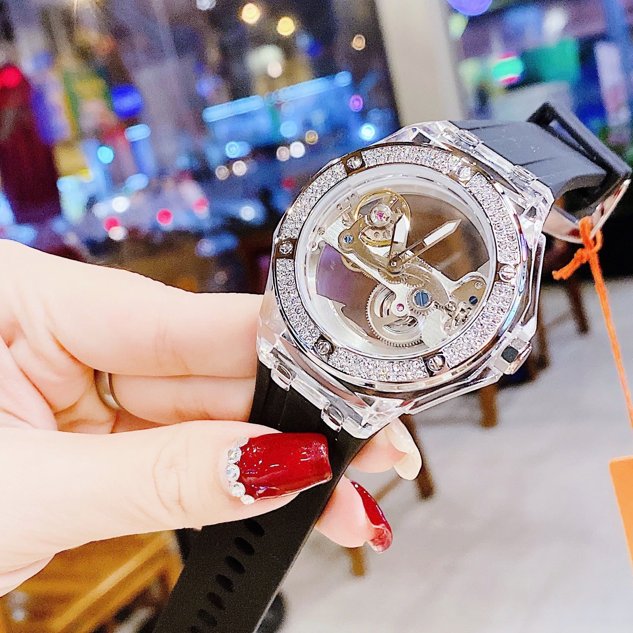 Đồng Hồ Davena Lộ Cơ |Unisex |Đính Đá |Silver |Dây Silicone Đen |Máy Cơ (Automatic) |Size 42mm |donghogiatot.vn