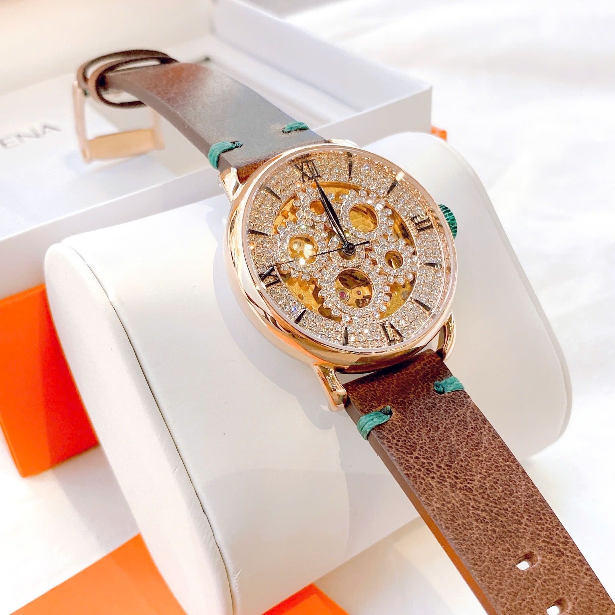 Đồng Hồ Davena Lộ Máy |Nữ Giới |Full Đá Rose Gold |Dây Da Nâu |Máy Cơ (Automatic) |Size 38mm |donghogiatot.vn