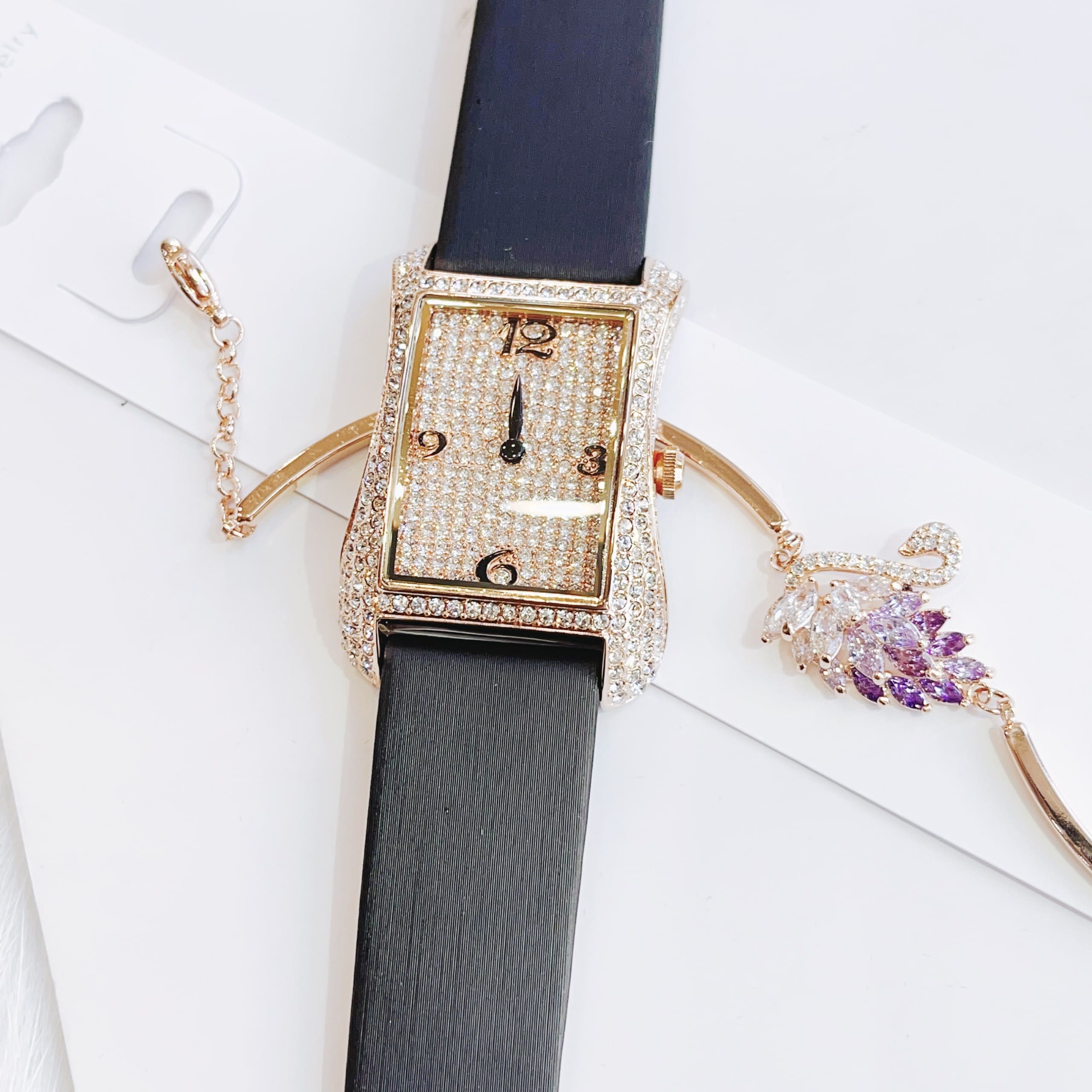 Đồng Hồ Davena Tựa Hermes |Nữ Giới |Full Đá Rose Gold |Dây Da Đen |Máy Pin (Máy Quartz) |Size 28x40mm |donghogiatot.vn