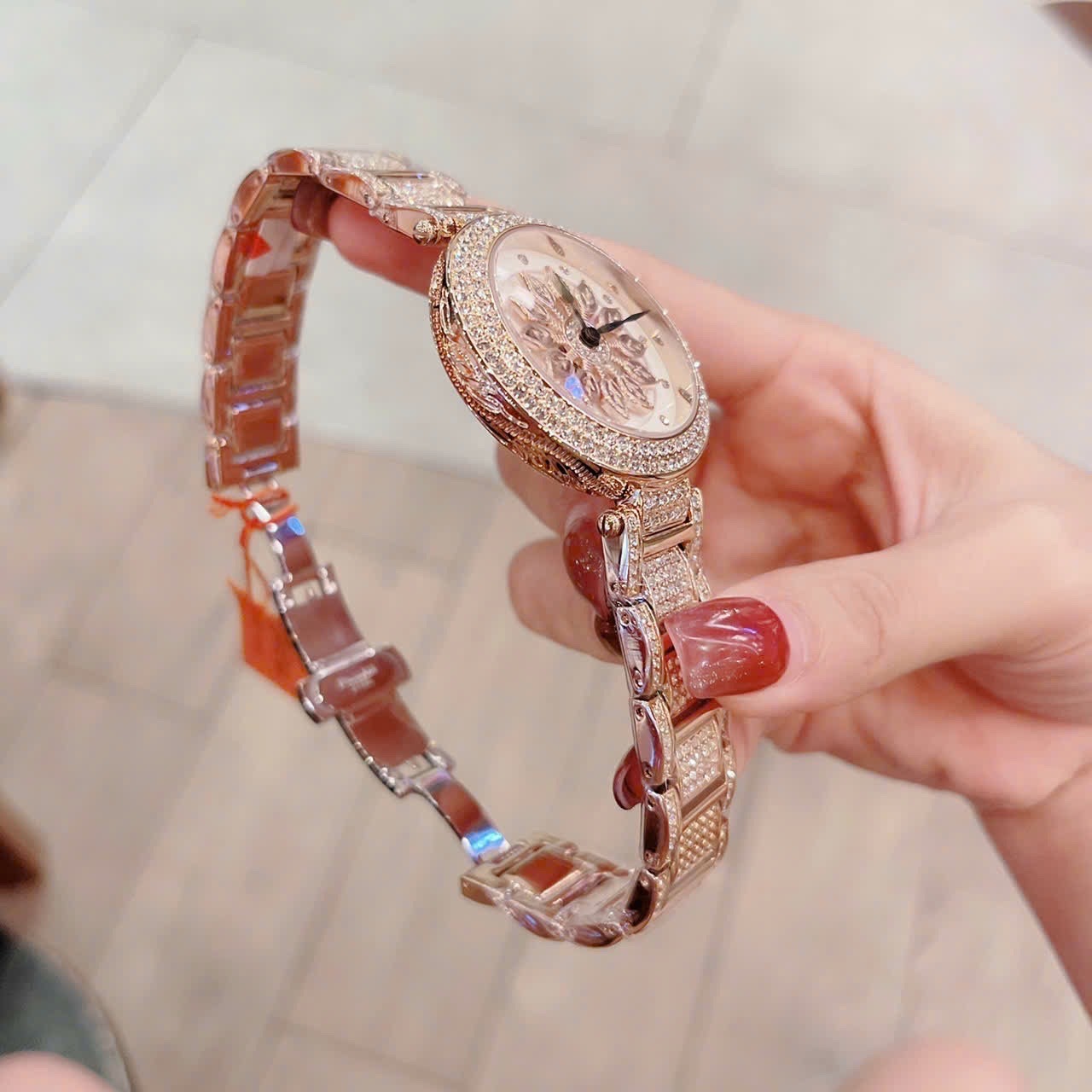 Đồng Hồ Davena Bông Hoa Xoay |Nữ Giới |Đính Đá |Dây Kim Loại Rose Gold |Máy Pin (Quartz) |Size 38mm |donghogiatot.vn