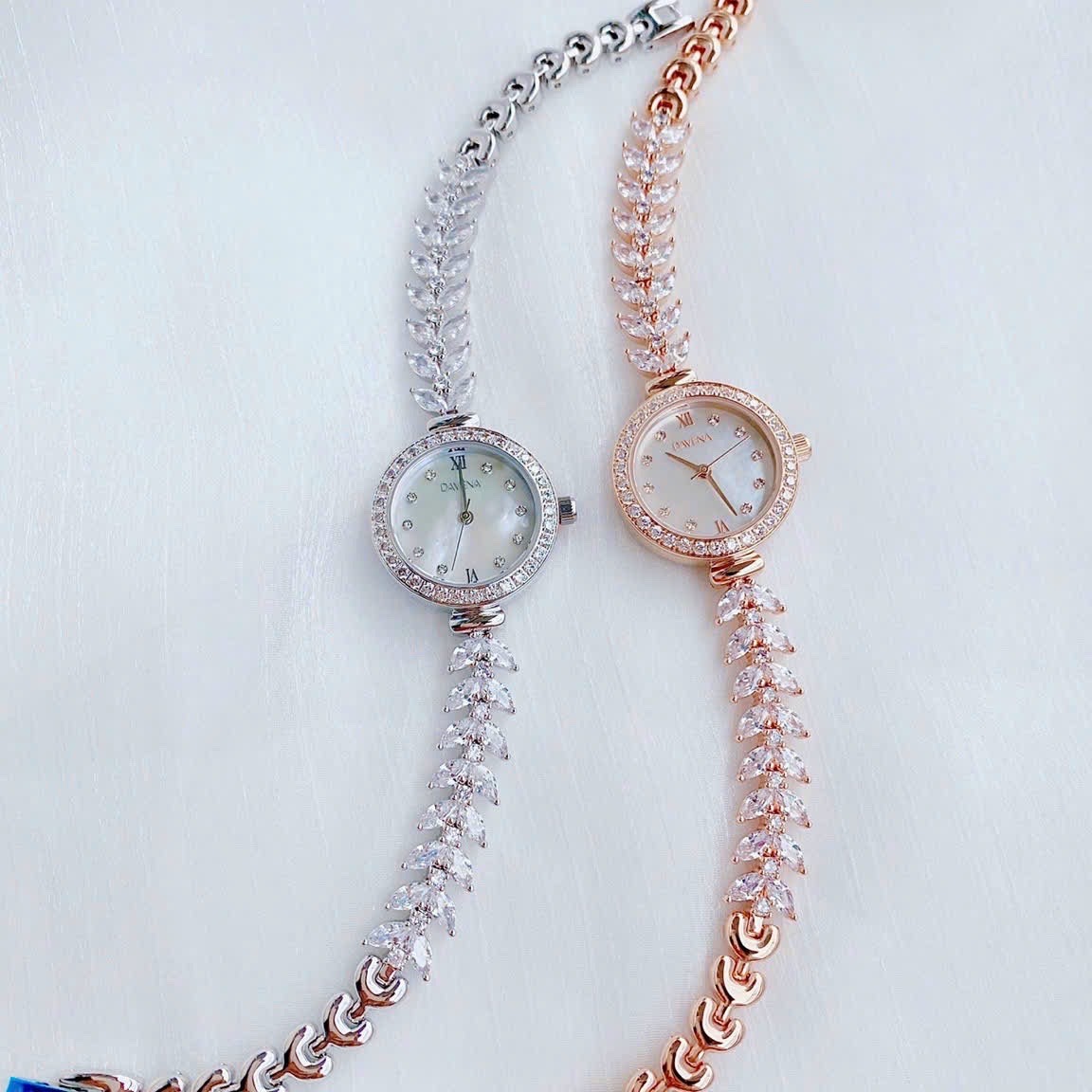 Đồng Hồ Davena Mặt Trắng |Nữ Giới |Rose Gold |Vòng Tay Đính Đá |Máy Pin (Quartz) |Size 26mm |donghogiatot.vn