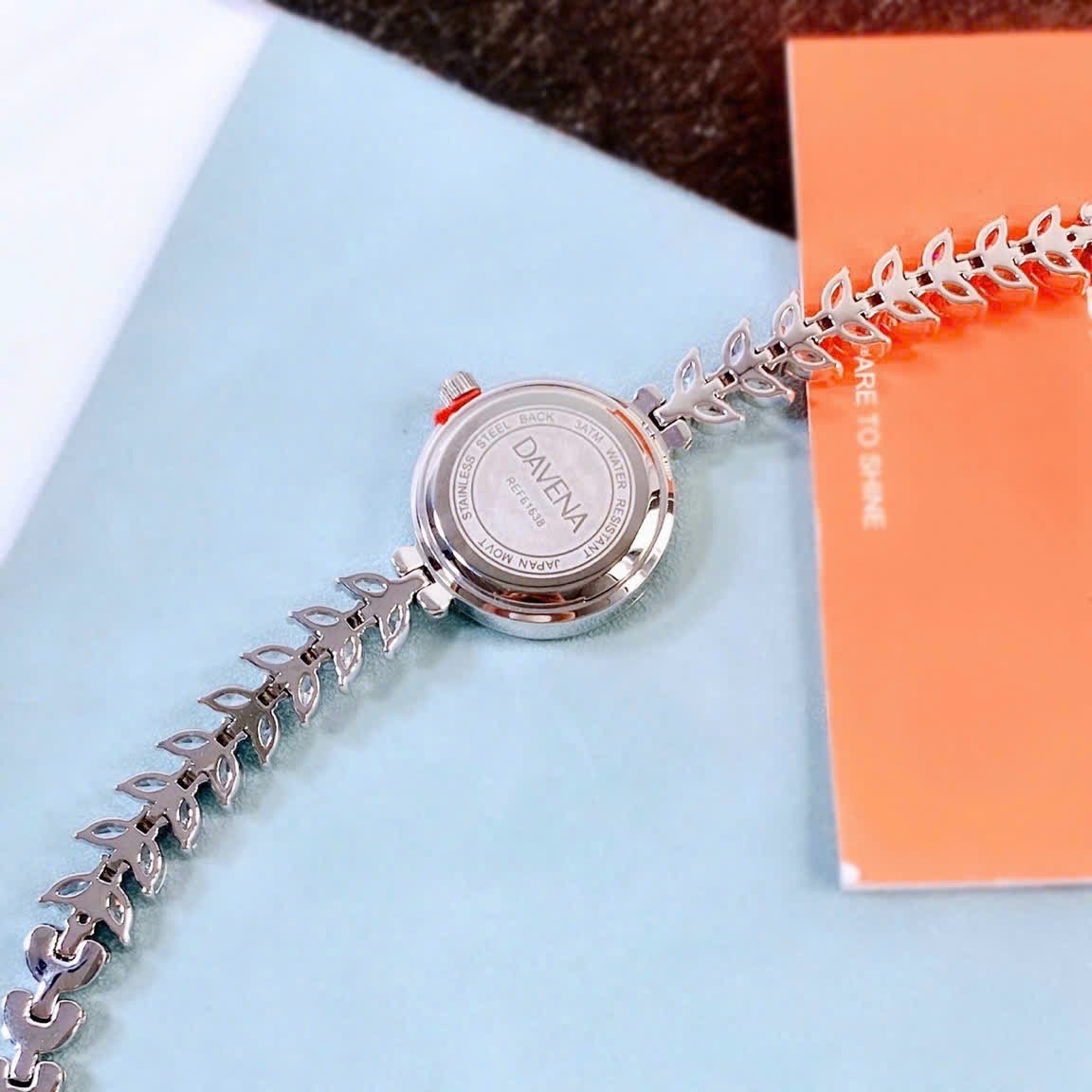 Đồng Hồ Davena Mặt Trắng |Nữ Giới |Silver |Vòng Tay Đính Đá |Máy Pin (Quartz) |Size 26mm |donghogiatot.vn