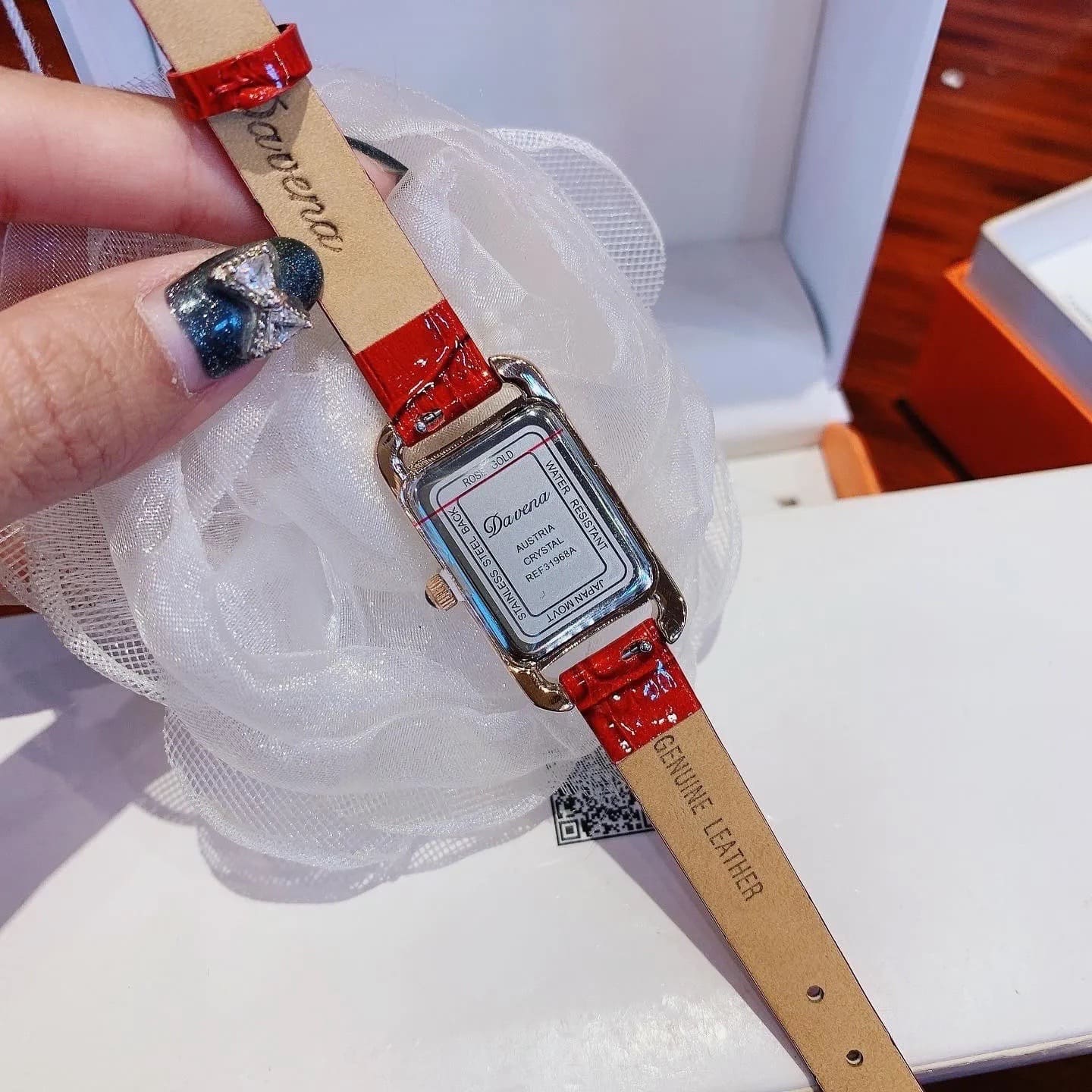 Đồng Hồ Davena Mặt Chữ Nhật |Nữ Giới |Đính Đá |Rose Gold |Dây Da Đỏ |Máy Pin (Quartz) |Size 21x27mm |donghogiatot.vn