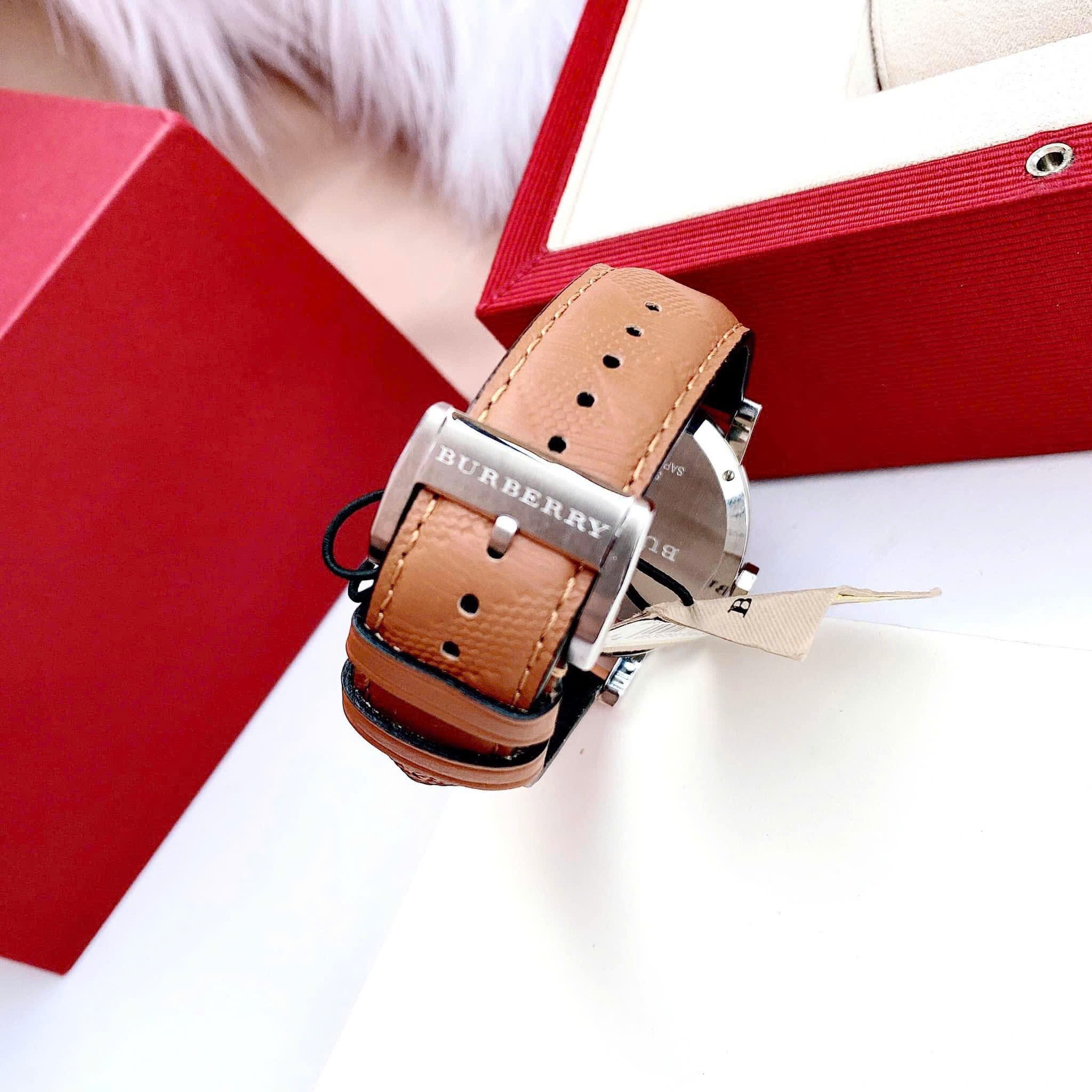 Đồng Hồ Burberry The City Embossed |Nam Giới |Mặt Đen |Dây Da Nâu |Máy Pin (Quartz) |Size 42mm |donghogiatot.vn