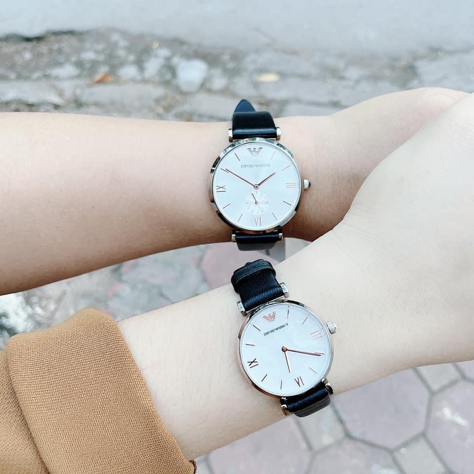 Đồng Hồ Emporio Armani Mặt Trắng Silver |Cặp Đôi |Mặt Tròn |Dây Da |Máy Pin (Quartz) |Size 32x40mm |Donghogiatot.vn