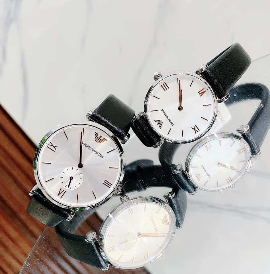 Đồng Hồ Emporio Armani Mặt Trắng Silver |Cặp Đôi |Mặt Tròn |Dây Da |Máy Pin (Quartz) |Size 32x40mm |Donghogiatot.vn