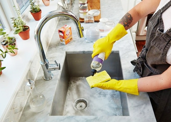 Đánh bóng lại bề mặt lại với dau oliu