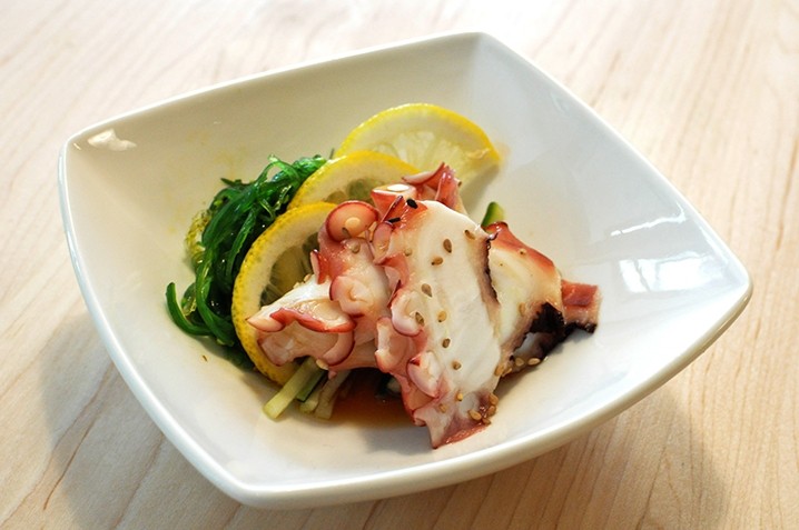 Sashimi Bạch Tuộc Sốt Chanh Dầu Mè