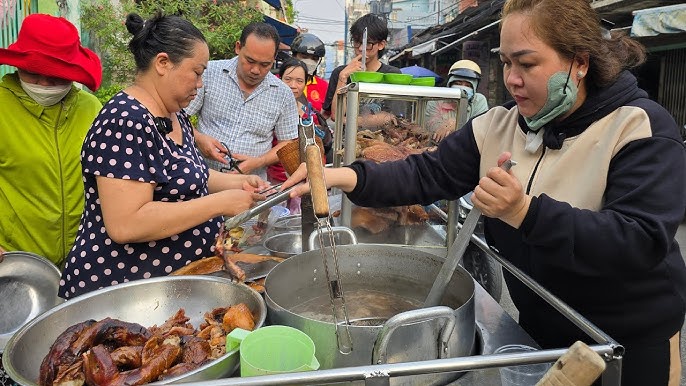 Xe bán mì vịt tiềm nhỏ gọn vốn dưới 5 triệu đồng, phù hợp cho người mới khởi nghiệp kinh doanh đồ ăn sáng