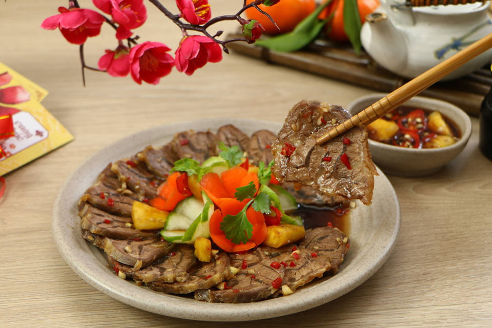 Lễ tết này làm món bắp bò ngâm mắm đãi khách chắc chắn được trầm trồ khen ngợi, phát tài phát lộc cả năm luôn