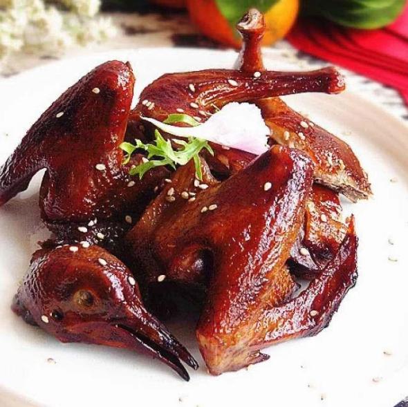 Bồ Câu Ra Ràng Size 300–350gr/Con – Mập Mềm Tươi Ngon Tại Amazing Foods