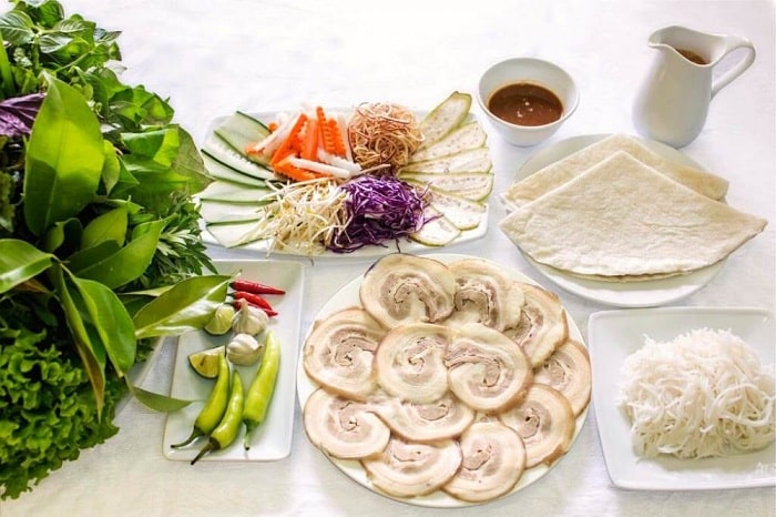 bò tơ củ chi hấp cuộn bánh tráng rau rừng CHẤM MẮM NÊM