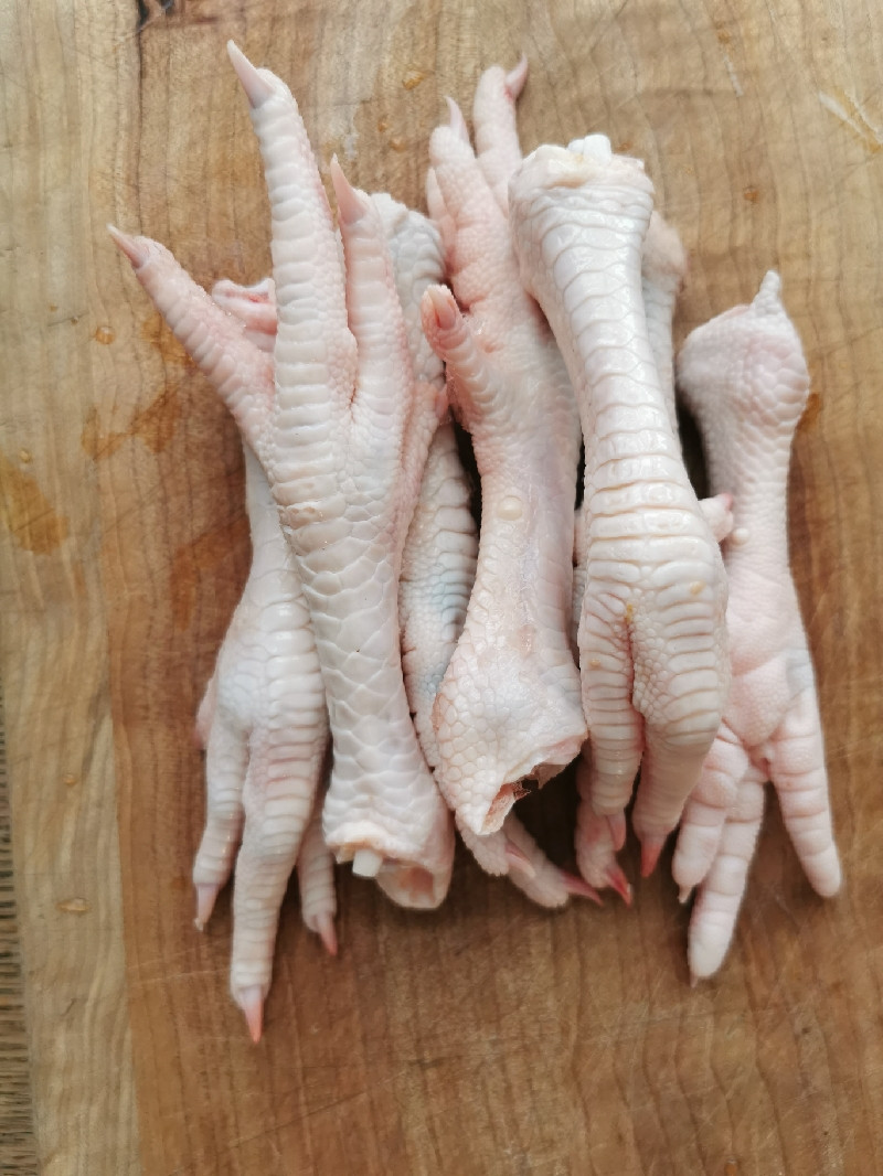 CHÂN GÀ TƯƠI ĐANG ĐƯỢC CUNG CẤP GIÁ SỈ TẠI AMAZING FOODS