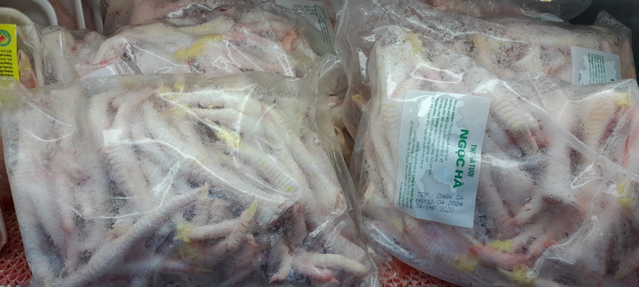 CBAN1 SỈ CHÂN GÀ TƯƠI TẠI CỬA HÀNG AMAZING FOODS Q4