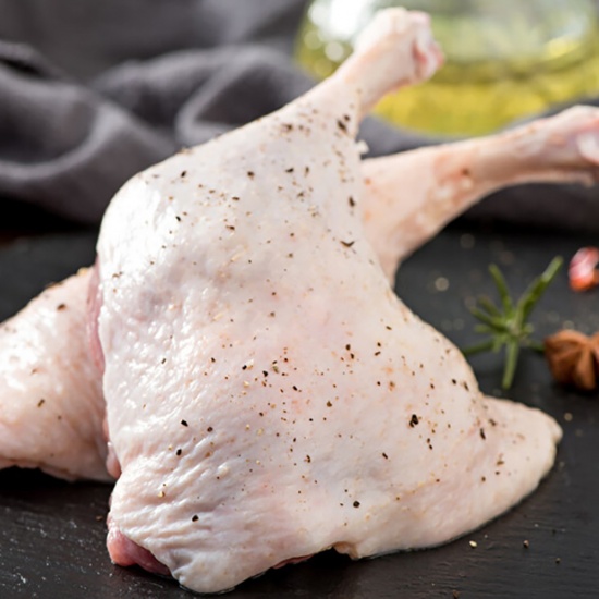 Gói đùi vịt được bảo quản lạnh kỹ lưỡng, sẵn sàng giao hàng nội thành và đi tỉnh