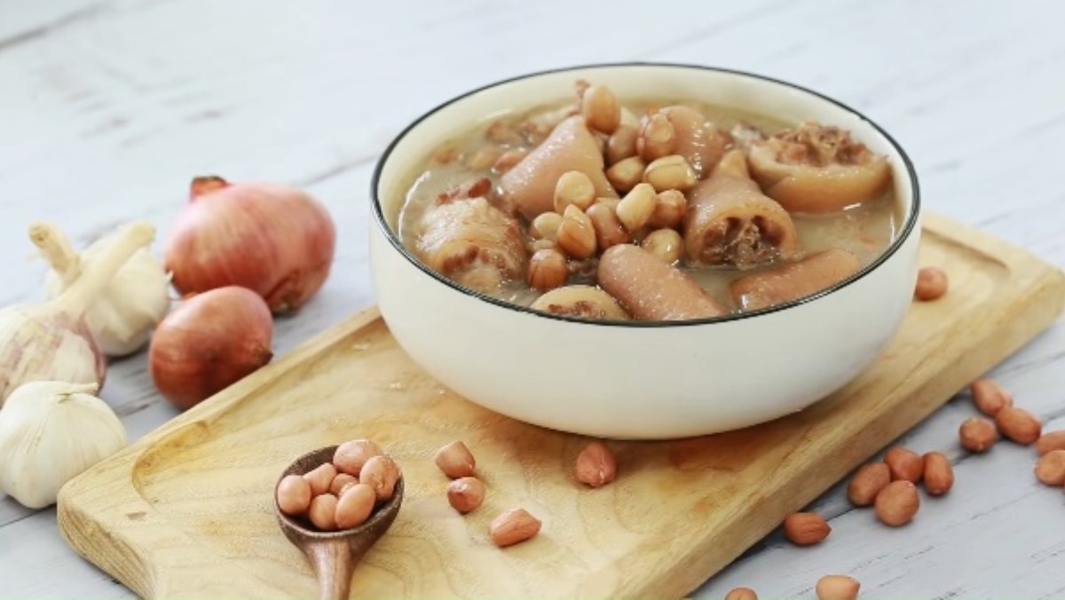 Đuôi Heo Hầm Đậu Phộng