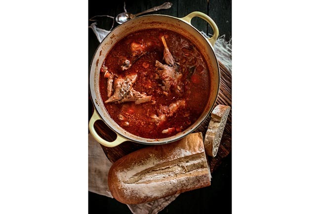 thỏ không da hầm cà chua