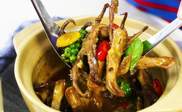 Món lưỡi vịt sapo đậm đà, mềm béo, chế biến từ lưỡi vịt tươi tại Amazing Foods