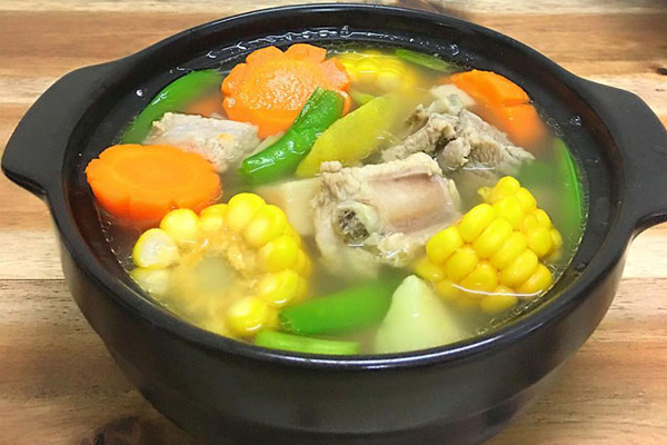 sườn que hầm rau củ