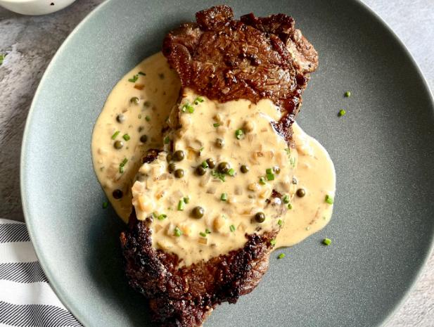 Thăn Cừu Áp Chảo Sốt Tiêu Xanh