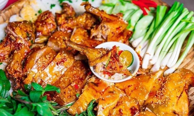 Thỏ ủ muối thảo mộc - đặc sản tại amazing foods