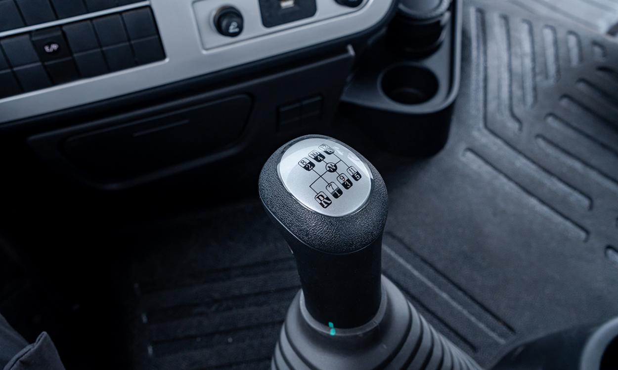 Xe đầu kéo Dongfeng Hoàng Huy D320 New 420HP(6X4)