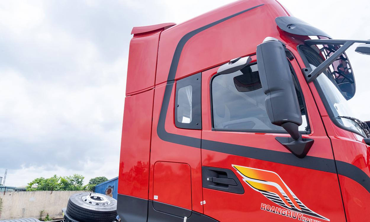 Xe đầu kéo Dongfeng Hoàng Huy D320 New 420HP(6X4)