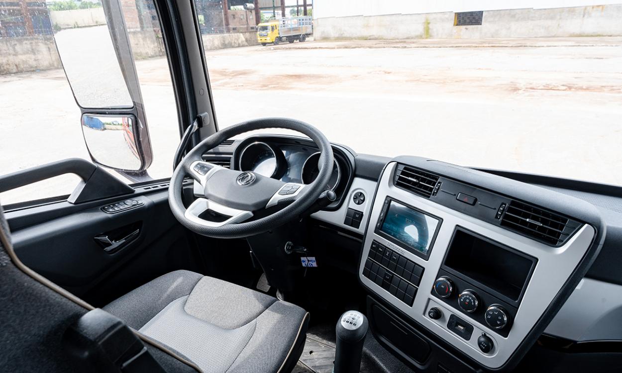 Xe đầu kéo Dongfeng Hoàng Huy D320 New 420HP(6X4)