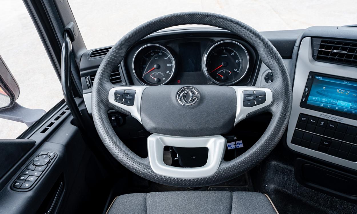 Xe đầu kéo Dongfeng Hoàng Huy D320 New 420HP(6X4)