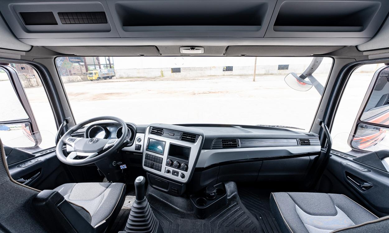 Xe đầu kéo Dongfeng Hoàng Huy D320 New 420HP(6X4)