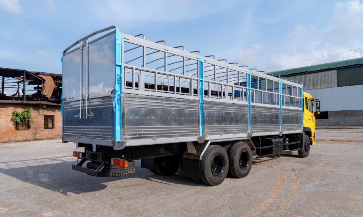 Xe tải Dongfeng C270 (6x4) thùng mui 9.45M - Tải 13.15 tấn Hoàng Huy