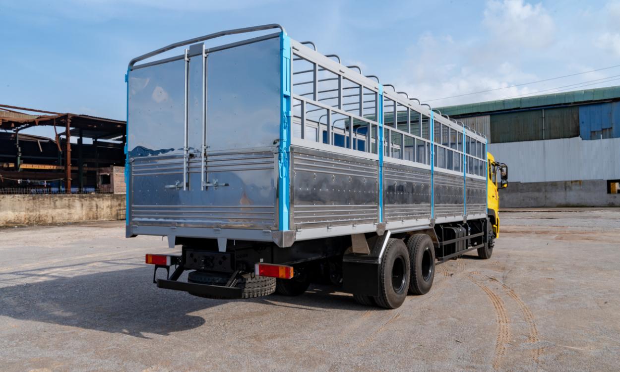 Xe tải Dongfeng C270 (6x4) thùng mui 9.45M - Tải 13.15 tấn Hoàng Huy