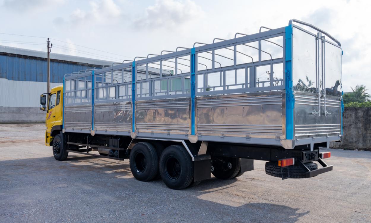 Xe tải Dongfeng C270 (6x4) thùng mui 9.45M - Tải 13.15 tấn Hoàng Huy